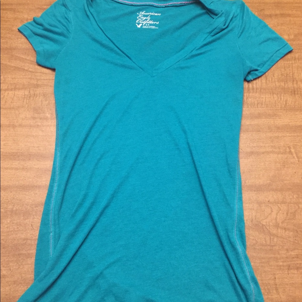 American Eagle v neck